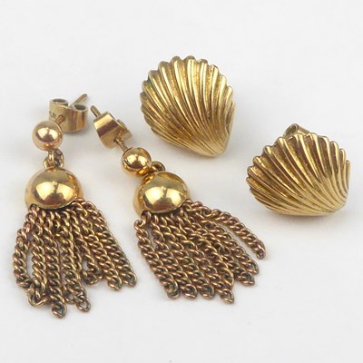 Lot 968 - Two pairs of 9ct gold earrings, combined...