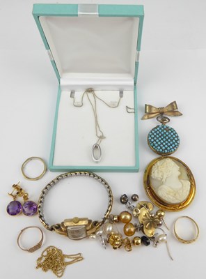 Lot 999 - Various items of costume jewellery, to include...
