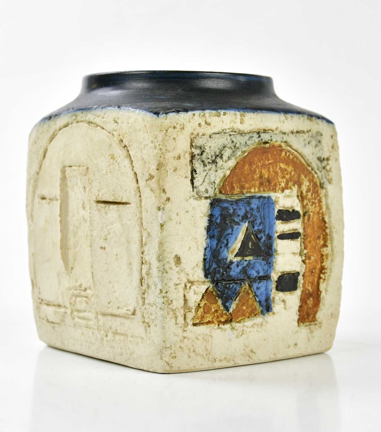 Lot 28 - RUTH LARRATT FOR TROIKA POTTERY; a marmalade...