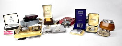 Lot 159 - A quantity of smoking paraphernalia