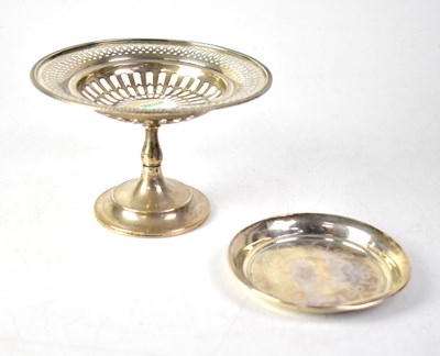 Lot 726 - A George V hallmarked silver pin dish