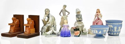 Lot 2157 - A mixed lot of ceramics to include four Lladro...