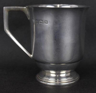 Lot 743 - BARKER BROTHERS SILVER LTD; a George VI...