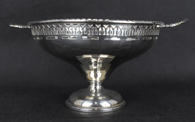 Lot 739 - MAPPIN & WEBB; a George V hallmarked silver...