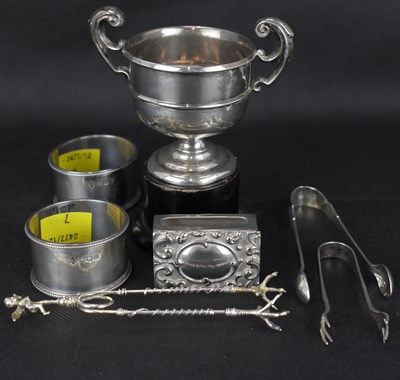 Lot 754 - Six small items of hallmarked silver,...