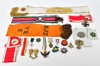 Lot 1403 - A large collection of assorted Masonic items...