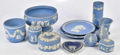 Lot 5408 - WEDGWOOD; a small quantity of jasperware to...