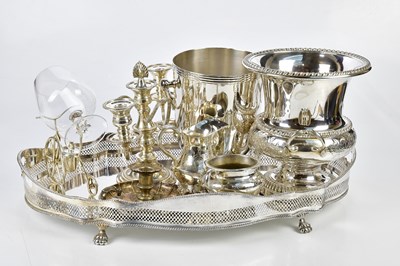 Lot 2818 - A small quantity of silver plated items to...