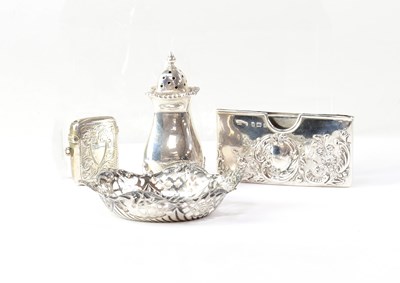 Lot 688 - A hallmarked silver card case and vesta case,...
