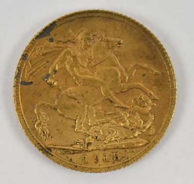 Lot 826 - A George V 1915 full sovereign.