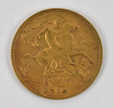Lot 885 - A George V 1914 half sovereign.