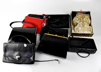 Lot 211 - Eleven vintage handbags