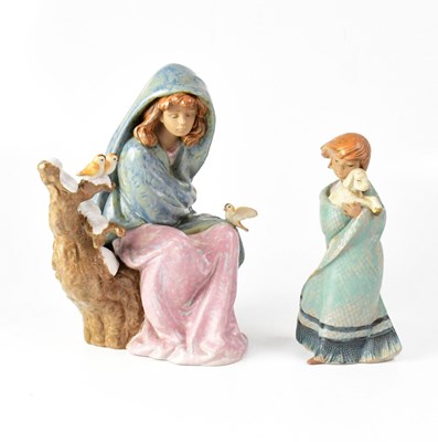 Lot 189 - LLADRÓ; a matte finish figure 'Waiting for...