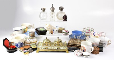 Lot 141 - A collectors' lot comprising a pierced brass...