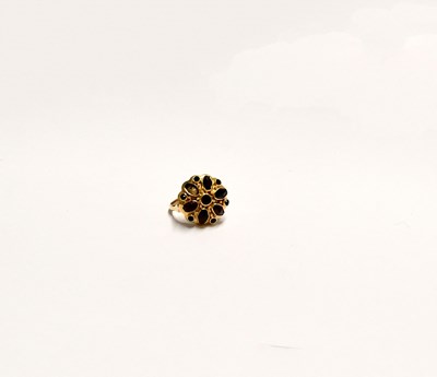 Lot 1022 - A 14ct gold ring