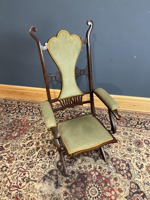Lot 6685 - An Edwardian folding steamer type chair.