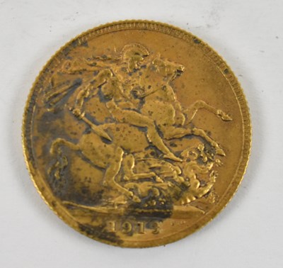 Lot 828 - A George V 1913 full sovereign.