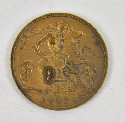 Lot 858 - An Edward VII 1907 half sovereign.