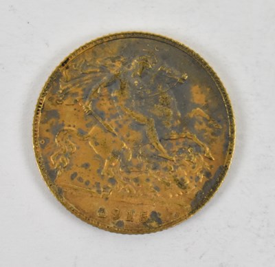 Lot 861 - A George V 1915 half sovereign.