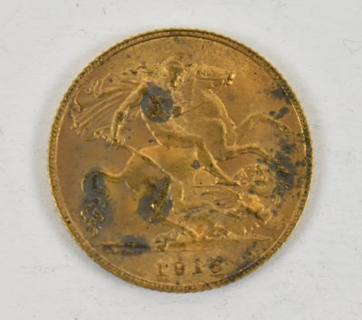 Lot 862 - A George V 1915 half sovereign.