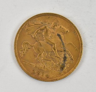 Lot 865 - A George V 1914 half sovereign.