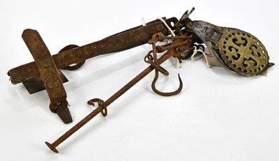 Lot 1471 - A 19th century metal scale, together with...