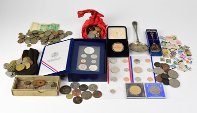 Lot 791 - A collection of mixed world and UK coinage, to...