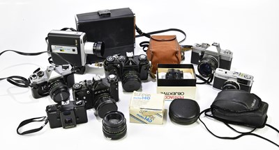 Lot 1407 - A collection of vintage cameras to include...