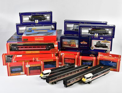 Lot 4705 - HORNBY; a collection of O gauge and OO gauge...