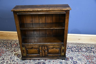 Lot 6535 - TITCHMARSH & GOODWIN; a reproduction oak...