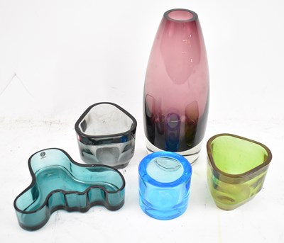 Lot 585 - A group of Finnish Art Glass, to include a...