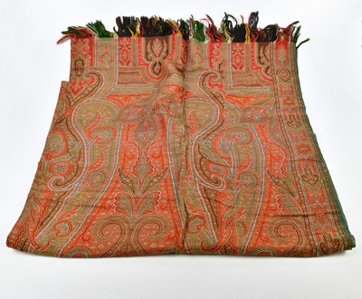 Lot 1484 - An early 20th century Paisley shawl with...