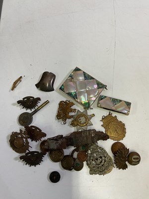 Lot 34 - A group of collectors' items including mother...