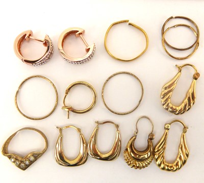 Lot 932 - A collection of various 9ct gold and other earrings