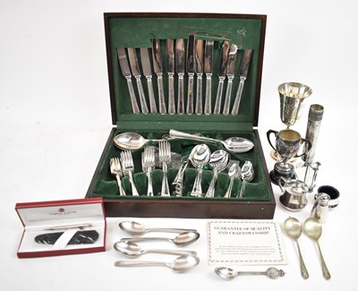 Lot 701 - A small quantity of silver plated items, to...