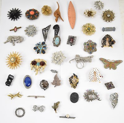 Lot 811 - A collection of forty-three assorted costume...