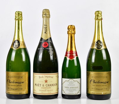 Lot 2724 - CHAMPAGNE; a magnum bottle of Moët & Chandon,...
