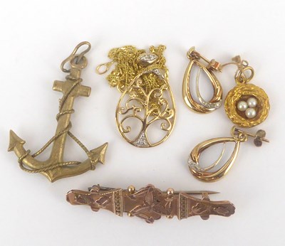 Lot 951 - Various items of gold jewellery