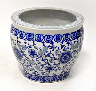 Lot 374 - A contemporary Chinese blue and white planter