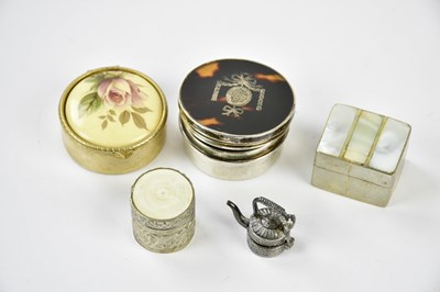 Lot 2641 - A George V hallmarked silver pill box with...