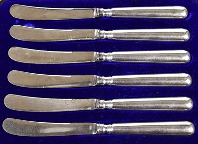 Lot 2672 - A cased set of six Edward VII silver handled...