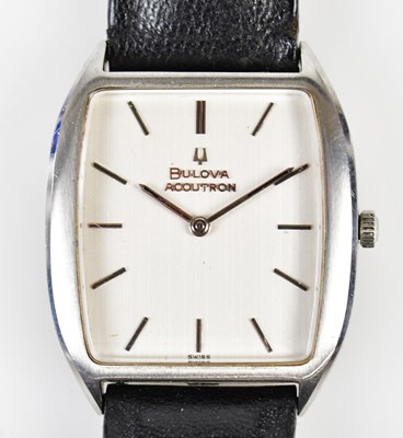 Lot 2913 - BULOVA; a gentleman's vintage Accutron...