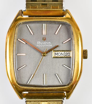 Lot 2908 - BULOVA; a gentleman's vintage Accutron Day...