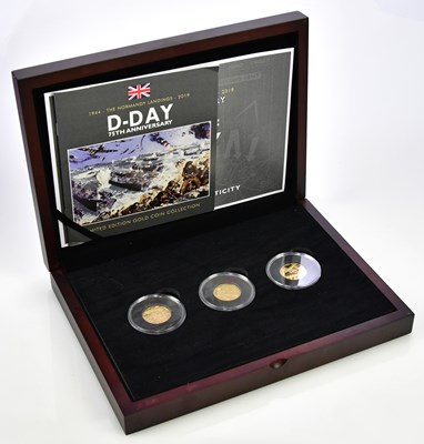 Lot 3058 - WESTMINSTER; a cased set of three gold one...