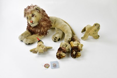 Lot 4504 - STEIFF; a small group of 1960/70s bears...