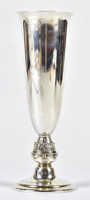 Lot 2408 - DAVID LAWRENCE SILVERWARE; an Elizabeth II...