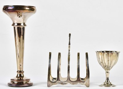 Lot 2468 - H PIDDUCK & SONS; a George V hallmarked silver...