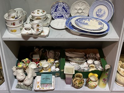 Lot 198 - A quantity of Royal Worcester 'Evesham'...