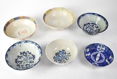 Lot 428 - Six 19th and early 20th century bowls
