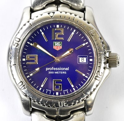 Lot 2961 - TAG HEUER; a gentleman’s stainless steel...